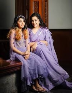 Nainika Vidyasagar With Her Mother