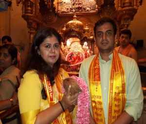 Amit Palwe With Idol of Lord Ganesha